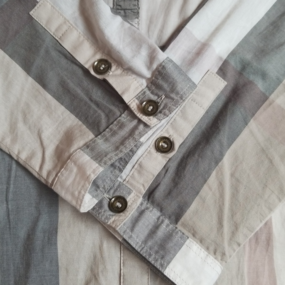 Authentic Burberry Brit Button Down - Picture 5 of 7
